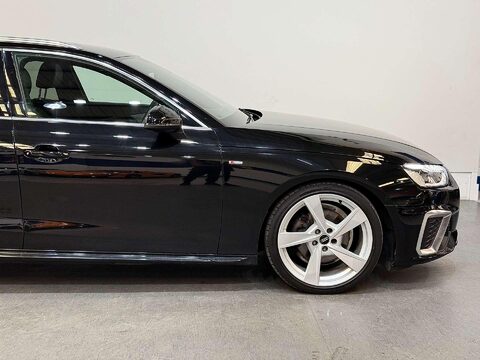 Audi A4 2.0 TDI 35 S line Estate 5dr Diesel S Tronic Euro 6 (s/s) (163 ps) 17