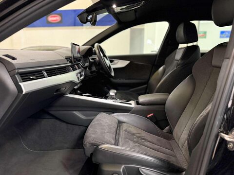 Audi A4 2.0 TDI 35 S line Estate 5dr Diesel S Tronic Euro 6 (s/s) (163 ps) 44
