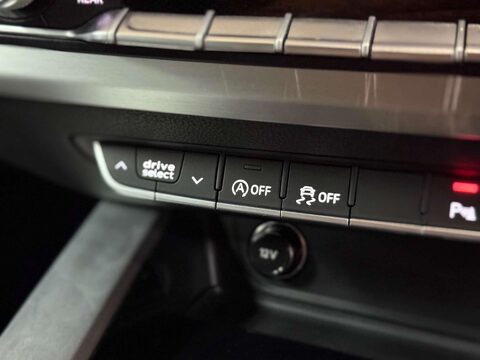 Audi A4 2.0 TDI 35 S line Estate 5dr Diesel S Tronic Euro 6 (s/s) (163 ps) 50