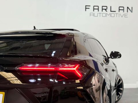 Lamborghini Urus 4.0 V8 BiTurbo SUV 5dr Petrol Auto 4WD Euro 6 (650 ps) 50