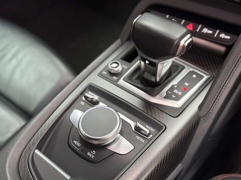 Audi R8 5.2 FSI V10 Plus Coupe 2dr Petrol S Tronic quattro Euro 6 (s/s) (610 ps) 57