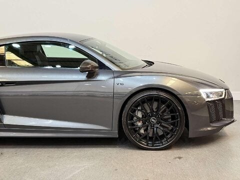 Audi R8 5.2 FSI V10 Plus Coupe 2dr Petrol S Tronic quattro Euro 6 (s/s) (610 ps) 16
