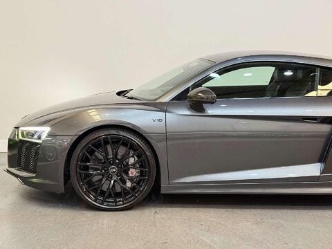 Audi R8 5.2 FSI V10 Plus Coupe 2dr Petrol S Tronic quattro Euro 6 (s/s) (610 ps) 18