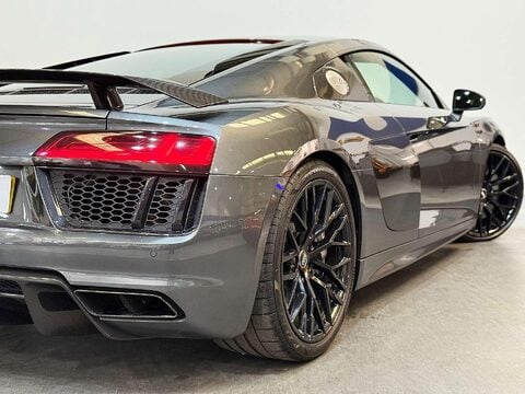 Audi R8 5.2 FSI V10 Plus Coupe 2dr Petrol S Tronic quattro Euro 6 (s/s) (610 ps) 29