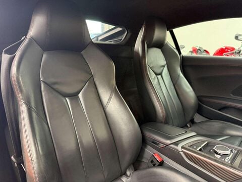 Audi R8 5.2 FSI V10 Plus Coupe 2dr Petrol S Tronic quattro Euro 6 (s/s) (610 ps) 30