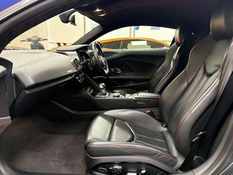 Audi R8 5.2 FSI V10 Plus Coupe 2dr Petrol S Tronic quattro Euro 6 (s/s) (610 ps) 37