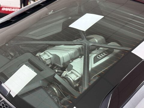 Audi R8 5.2 FSI V10 Plus Coupe 2dr Petrol S Tronic quattro Euro 6 (s/s) (610 ps) 44