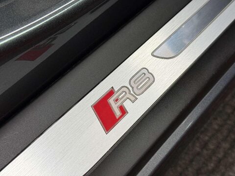 Audi R8 5.2 FSI V10 Plus Coupe 2dr Petrol S Tronic quattro Euro 6 (s/s) (610 ps) 46