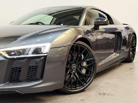 Audi R8 5.2 FSI V10 Plus Coupe 2dr Petrol S Tronic quattro Euro 6 (s/s) (610 ps) 15