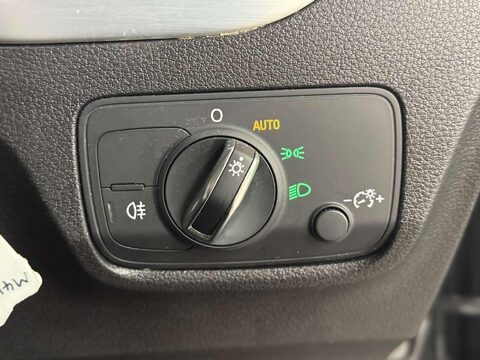 Audi Q2 1.5 TFSI CoD 35 S line SUV 5dr Petrol S Tronic Euro 6 (s/s) (150 ps) 46