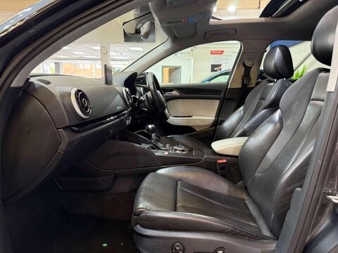 Audi RS3 2.5 TFSI Sportback 5dr Petrol S Tronic quattro Euro 6 (s/s) (Nav) (367 ps) 42