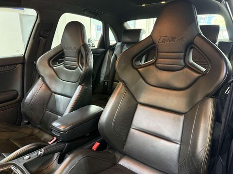 Audi A4 4.2 RS 4 Quattro 4WD 4dr 6