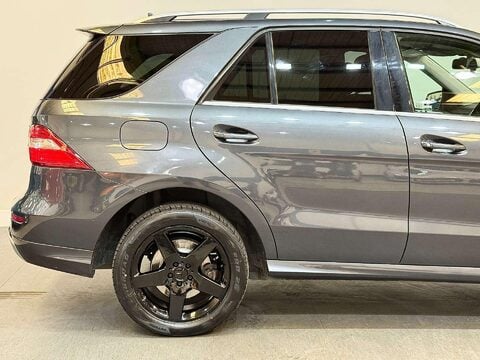 Mercedes-Benz M Class 3.0 ML350 V6 BlueTEC AMG Sport SUV 5dr Diesel G-Tronic 4WD Euro 6 (s/s) (25 16