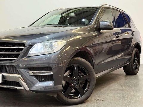 Mercedes-Benz M Class 3.0 ML350 V6 BlueTEC AMG Sport SUV 5dr Diesel G-Tronic 4WD Euro 6 (s/s) (25 13