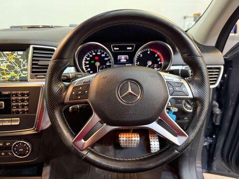 Mercedes-Benz M Class 3.0 ML350 V6 BlueTEC AMG Sport SUV 5dr Diesel G-Tronic 4WD Euro 6 (s/s) (25 32