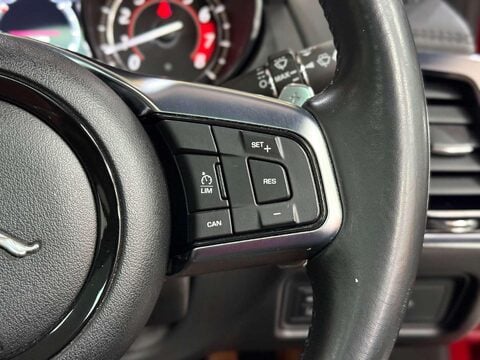 Jaguar F-Type 2.0i R-Dynamic Coupe 2dr Petrol Auto Euro 6 (s/s) (300 ps) 36