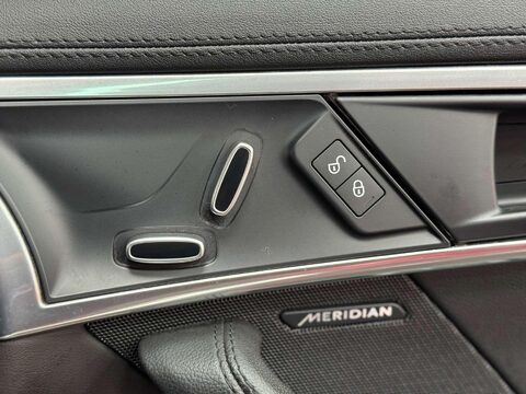 Jaguar F-Type 2.0i R-Dynamic Coupe 2dr Petrol Auto Euro 6 (s/s) (300 ps) 53