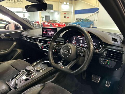 Audi A4 2.0 TFSI 40 Black Edition Estate 5dr Petrol S Tronic Euro 6 (s/s) (190 ps) 36