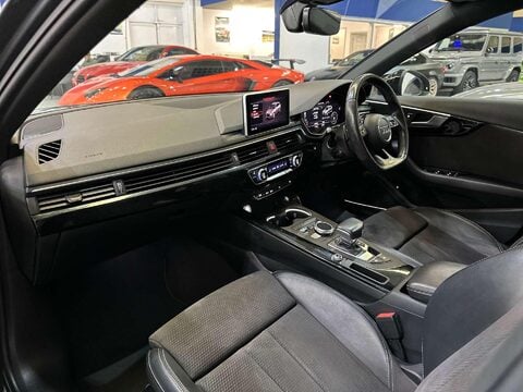 Audi A4 2.0 TFSI 40 Black Edition Estate 5dr Petrol S Tronic Euro 6 (s/s) (190 ps) 44