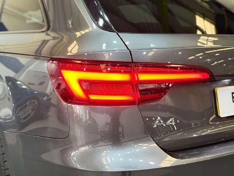 Audi A4 2.0 TFSI 40 Black Edition Estate 5dr Petrol S Tronic Euro 6 (s/s) (190 ps) 64