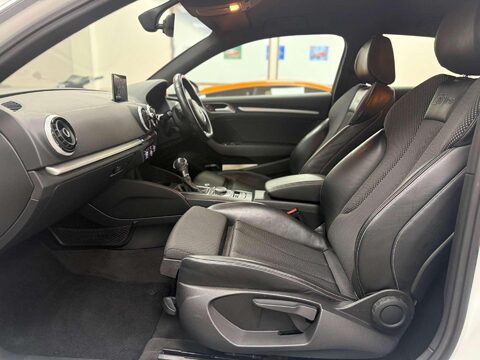 Audi A3 2.0 A3 S Line Nav TDI Semi-Auto 3dr 39
