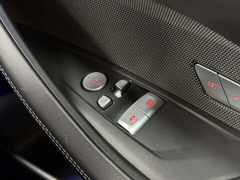 BMW M4 3.0 BiTurbo Competition Coupe 2dr Petrol Steptronic Euro 6 (s/s) (510 ps) 71