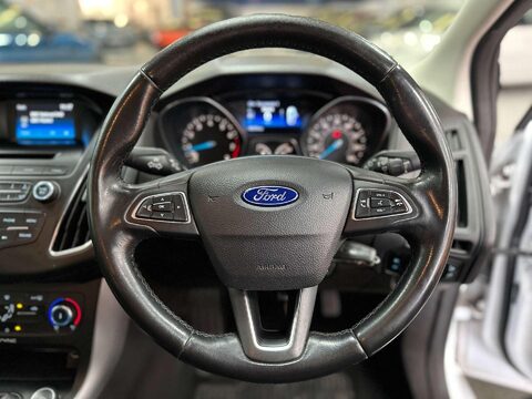 Ford Focus 1.0T EcoBoost Zetec Hatchback 5dr Petrol Manual Euro 6 (s/s) (100 ps) 28
