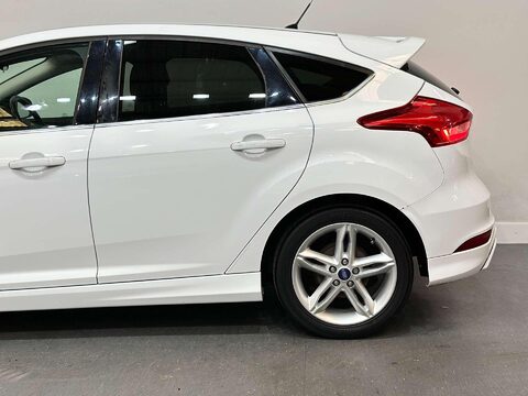 Ford Focus 1.0T EcoBoost Zetec Hatchback 5dr Petrol Manual Euro 6 (s/s) (100 ps) 17