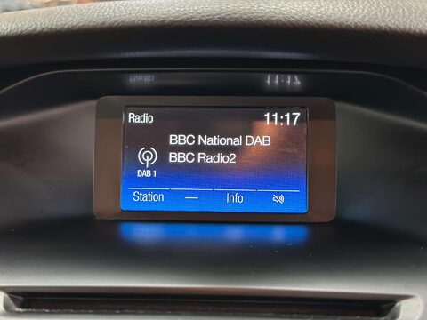 Ford Focus 1.0T EcoBoost Zetec Hatchback 5dr Petrol Manual Euro 6 (s/s) (100 ps) 44