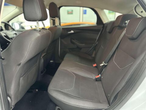 Ford Focus 1.0T EcoBoost Zetec Hatchback 5dr Petrol Manual Euro 6 (s/s) (100 ps) 32