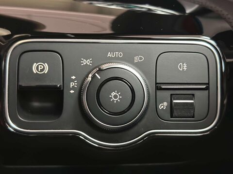 Mercedes-Benz A Class 2.0 A35 AMG (Premium Plus) Hatchback 5dr Petrol SpdS DCT 4MATIC Euro 6 (s/s 58