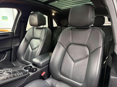 Porsche Macan 2.0T SUV 5dr Petrol PDK 4WD Euro 6 (s/s) (245 ps) 