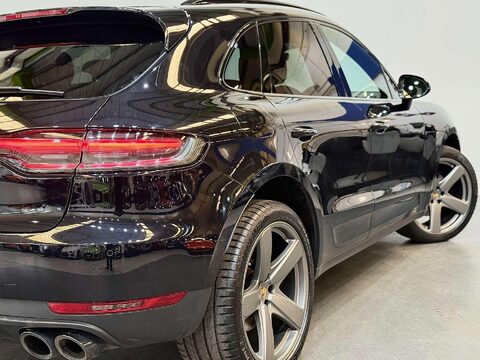 Porsche Macan 2.0T SUV 5dr Petrol PDK 4WD Euro 6 (s/s) (245 ps) 23