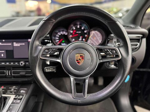 Porsche Macan 2.0T SUV 5dr Petrol PDK 4WD Euro 6 (s/s) (245 ps) 32