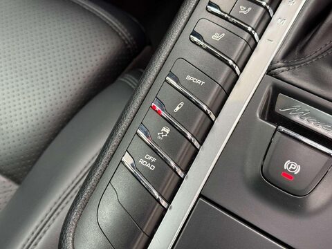 Porsche Macan 2.0T SUV 5dr Petrol PDK 4WD Euro 6 (s/s) (245 ps) 55
