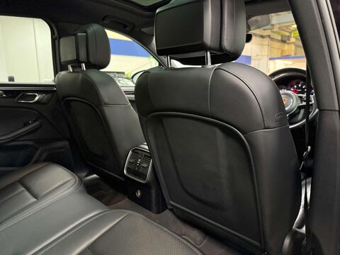 Porsche Macan 2.0T SUV 5dr Petrol PDK 4WD Euro 6 (s/s) (245 ps) 43