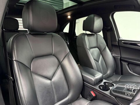 Porsche Macan 2.0T SUV 5dr Petrol PDK 4WD Euro 6 (s/s) (245 ps) 30