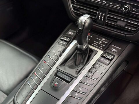 Porsche Macan 2.0T SUV 5dr Petrol PDK 4WD Euro 6 (s/s) (245 ps) 58