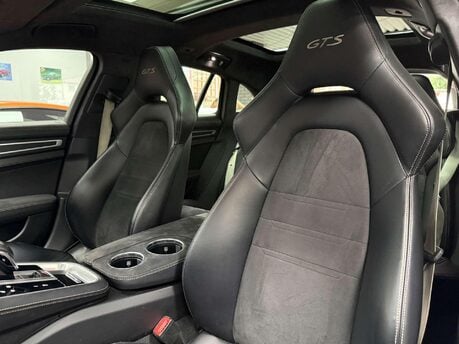 Porsche Panamera 4.0T V8 GTS Sport Turismo 5dr Petrol PDK 4WD Euro 6 (s/s) (460 ps) 