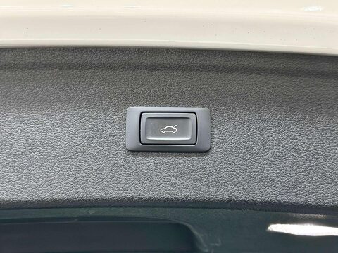 Audi Q5 2.0 TFSI S line SUV 5dr Petrol S Tronic quattro Euro 6 (s/s) (252 ps) 61