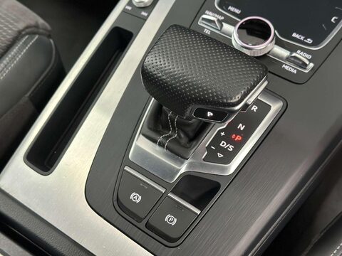 Audi Q5 2.0 TFSI S line SUV 5dr Petrol S Tronic quattro Euro 6 (s/s) (252 ps) 52