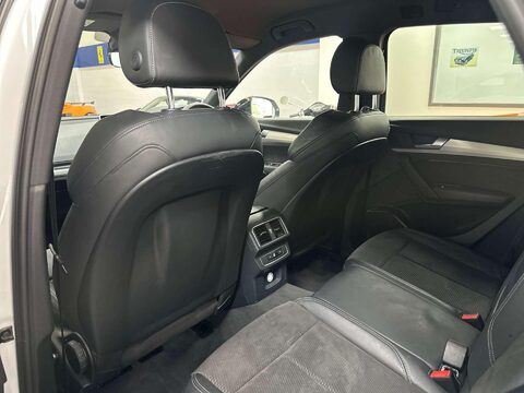 Audi Q5 2.0 TFSI S line SUV 5dr Petrol S Tronic quattro Euro 6 (s/s) (252 ps) 44