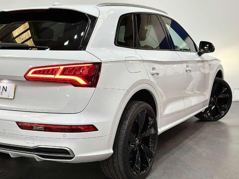 Audi Q5 2.0 TFSI S line SUV 5dr Petrol S Tronic quattro Euro 6 (s/s) (252 ps) 24