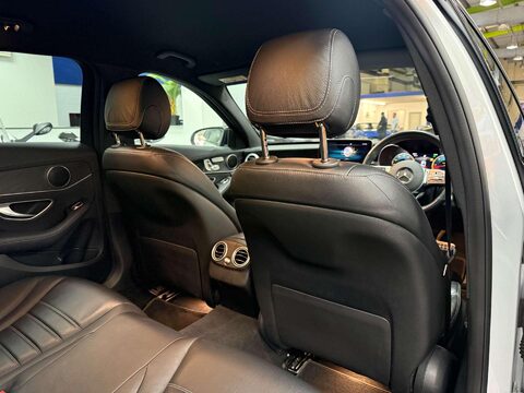 Mercedes-Benz C Class 2.0 C220d AMG Line (Premium) Saloon 4dr Diesel G-Tronic+ Euro 6 (s/s) (194  38