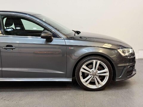 Audi A3 2.0 TDI S line Sportback 5dr Diesel S Tronic quattro Euro 6 (s/s) (184 ps) 17