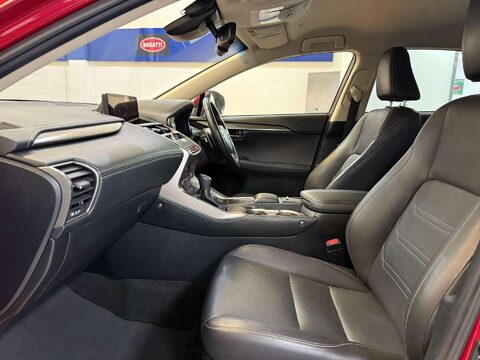 Lexus NX 2.5 300h Premium SUV 5dr Petrol Hybrid E-CVT 4WD Euro 6 (s/s) (197 ps) 32