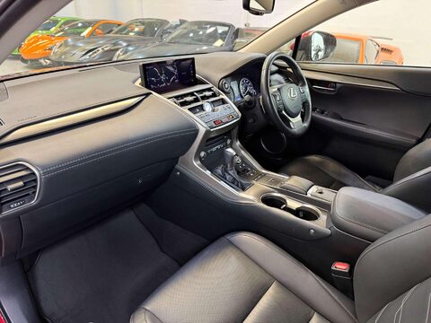 Lexus NX 2.5 300h Premium SUV 5dr Petrol Hybrid E-CVT 4WD Euro 6 (s/s) (197 ps) 37