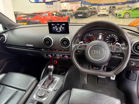 Audi RS3 2.5 TFSI Sportback 5dr Petrol S Tronic quattro Euro 6 (s/s) (Nav) (367 ps) 2
