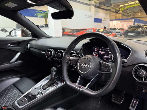 Audi TT 2.0 TFSI Coupe 3dr Petrol S Tronic quattro Euro 6 (s/s) (310 ps) 31