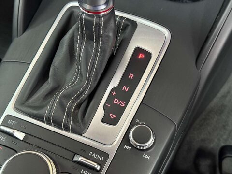 Audi S3 2.0 TFSI Saloon 4dr Petrol S Tronic quattro Euro 6 (s/s) (Nav) (300 ps) 46